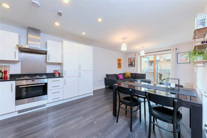 1 Bedroom Flat To Rent In Chris Pullen Way, Islington, N7