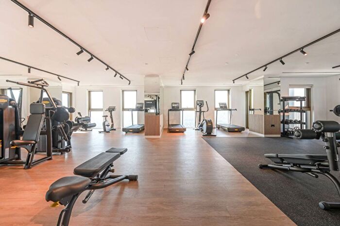 2 Bedroom Flat For Sale In One Thames Quay, Canary Wharf, London, E14