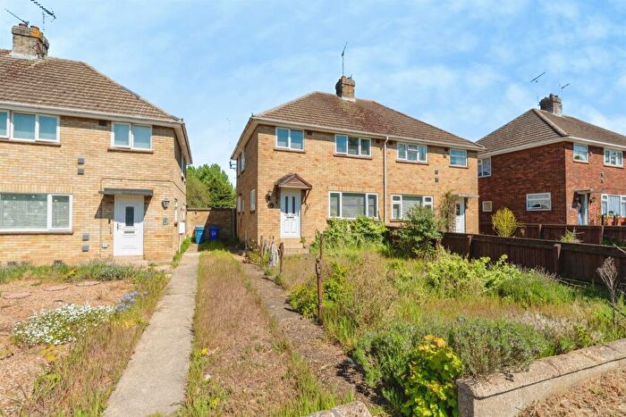 3 Bedroom Semi-Detached House For Sale In Rattlers Road, Brandon, IP27