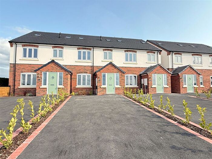 4 Bedroom Town House For Sale In Main Road, Barnstone, NG13