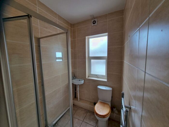 2 Bedroom Flat To Rent In Lisburn Lane, Liverpool, L13