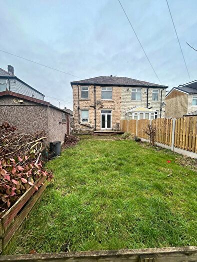 3 Bedroom Semi Detached House To Rent In Rooley Lane, Bradford, BD5