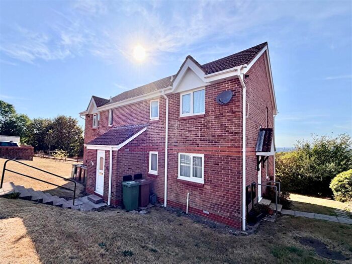 1 Bedroom Flat For Sale In Staddiscombe, Plymouth, PL9