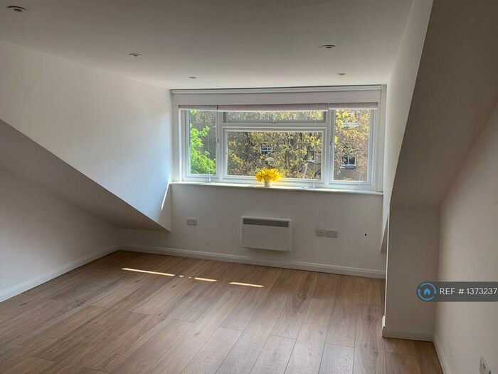 Studio To Rent In Goulton Road, London, E5