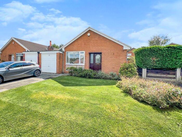 2 Bedroom Bungalow For Sale In The Walkway, Ladybridge, Bolton Link
