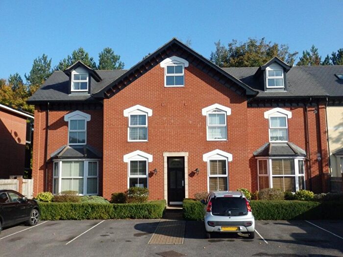 2 Bedroom Apartment To Rent In London Court, London Road, Newbury, West Berkshire, RG14