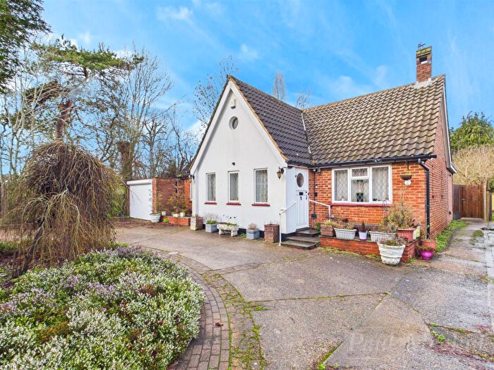 2 Bedroom Detached Bungalow For Sale In Kingswood Lane, Warlingham, CR6
