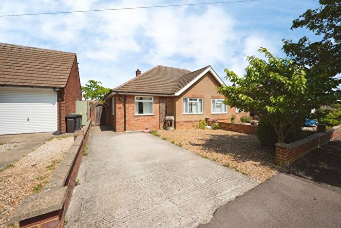 2 Bedroom Bungalow For Sale In Heathfield, Bedford, Bedfordshire, MK41