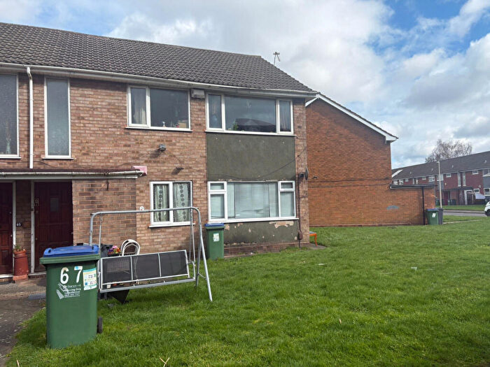 2 Bedroom Flat For Sale In Tudor Court, Tipton, DY4