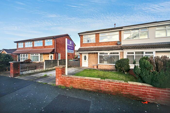 3 Bedroom Semi-Detached House For Sale In Carr Lane, Wigan, WN3