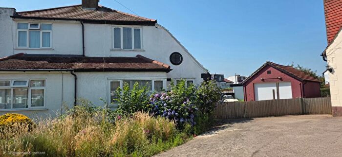 3 Bedroom Semi Detached House For Sale In Chelsea Close, Edgware, HA8