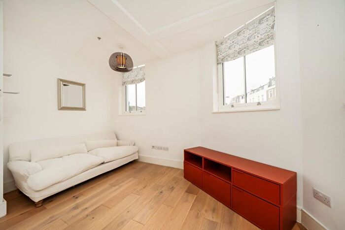1 Bedroom Flat For Sale In Bassett Street, Kentish Town, NW5