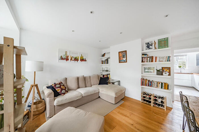 3 Bedroom Apartment For Sale In Lewisham Hill, Lewisham, London, SE13