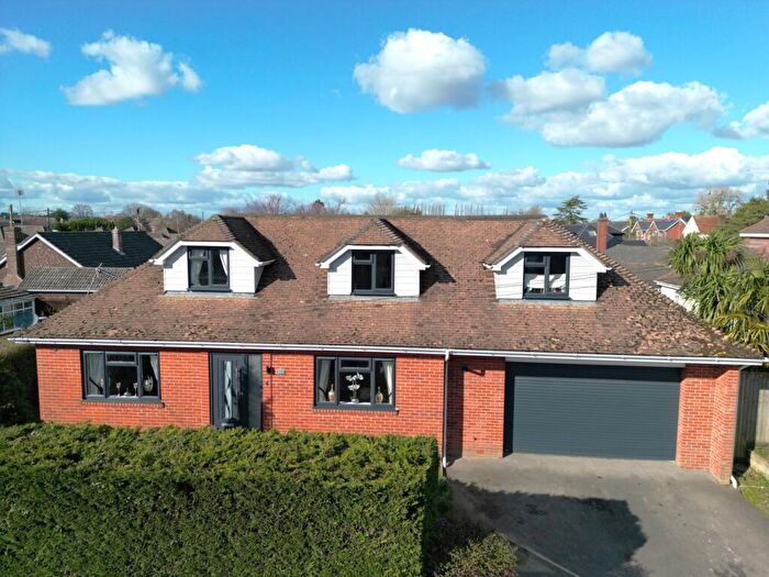 4 Bedroom Detached House To Rent In Southampton Road, Ringwood, Hampshire, BH24