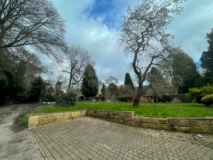 2 Bedroom Flat To Rent In Woodleigh Hall Mews, Rawdon, Leeds, West Yorkshire, LS19