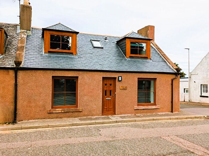 3 Bedroom Semi-Detached House To Rent In High Street, Laurencekirk, AB30