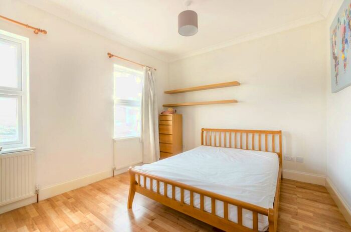 3 Bedroom End Of Terrace House To Rent In Kangley Bridge Road, Sydenham, London, SE26
