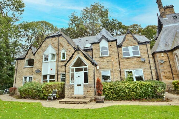 2 Bedroom Flat To Rent In Weetwood Manor, Weetwood Court, Leeds, LS16