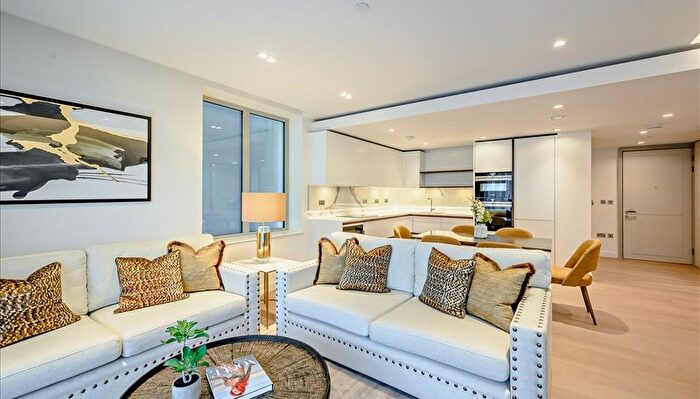 3 Bedroom Flat To Rent In Garrett Mansions, London, W2