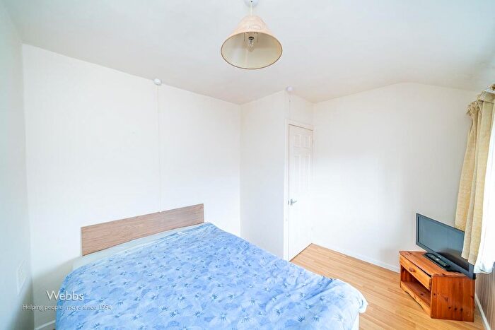 3 Bedroom Terraced House For Sale In Flaxhall Street, Walsall, WS2
