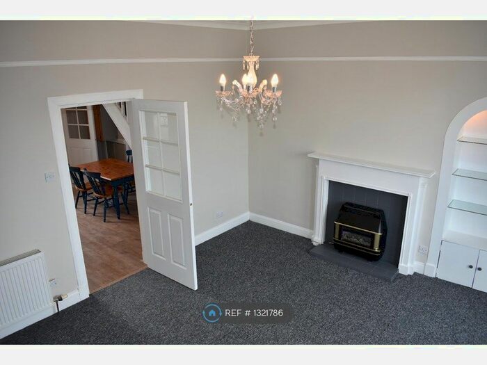 2 Bedroom Maisonette To Rent In Townhill Road, Dunfermline KY12