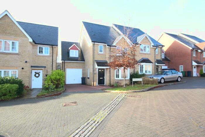 4 Bedroom Semi-Detached House To Rent In Oakwood Park, Maidstone, ME16