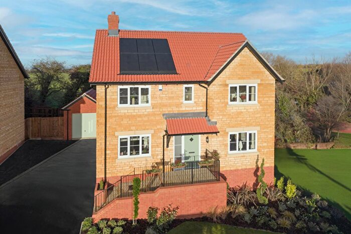 4 Bedroom Detached House For Sale In Hopton Rise, Malmesbury, SN16