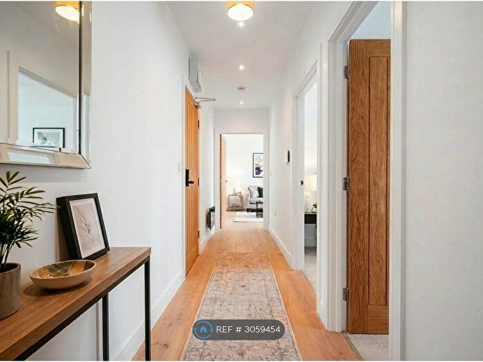 2 Bedroom Flat To Rent In Birds Royd Lane, Brighouse, HD6