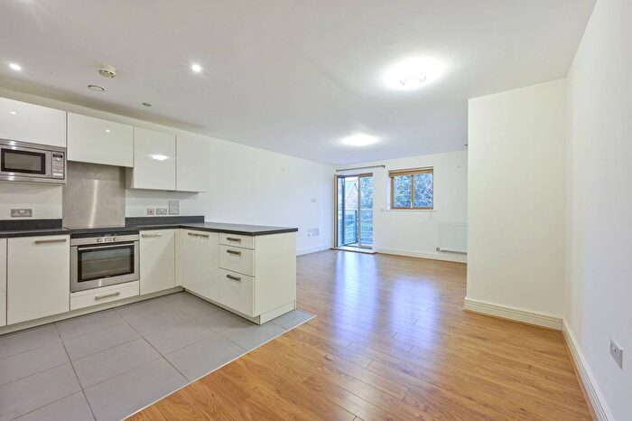 2 Bedroom Flat To Rent In Queen Mary's Place, Roehampton, London, SW15