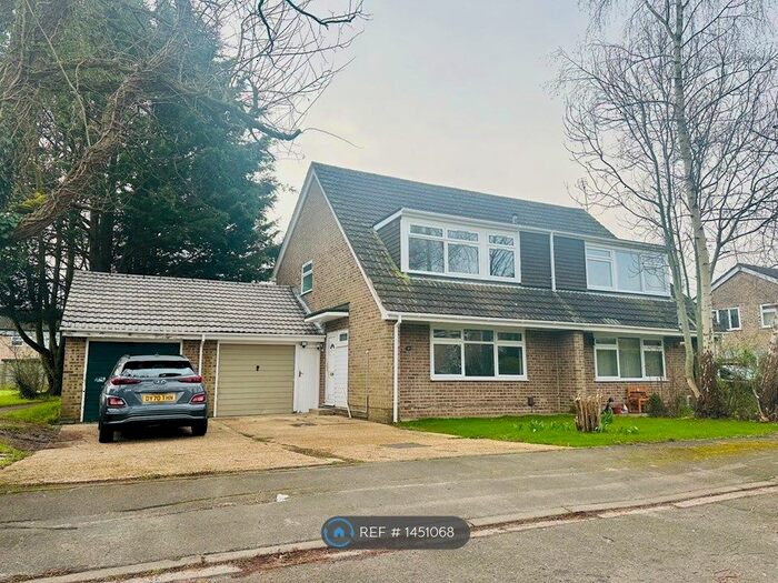 4 Bedroom Semi-Detached House To Rent In Buckland Close, Eastleigh, SO50