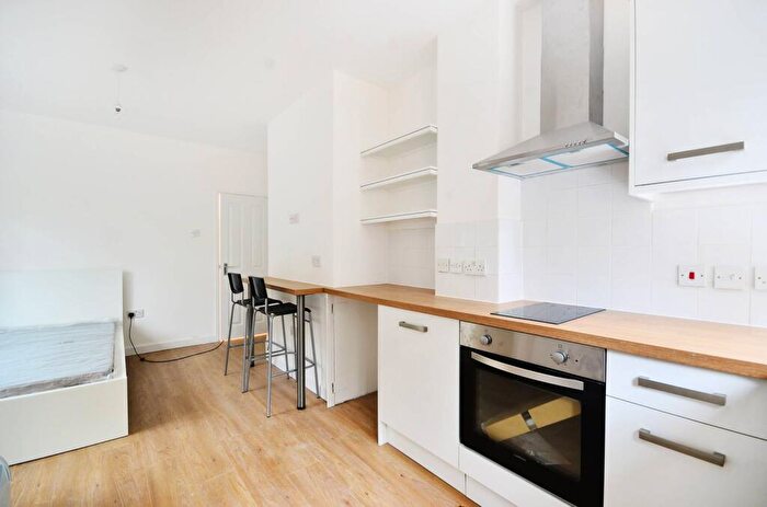Studio To Rent In Archway Road, London, , Highgate, London, N6