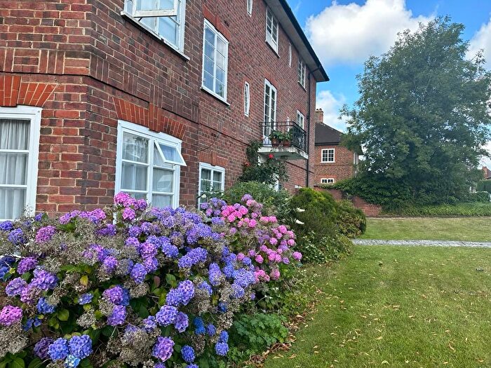 2 Bedroom Flat To Rent In Highfield Lane, Southampton, SO17