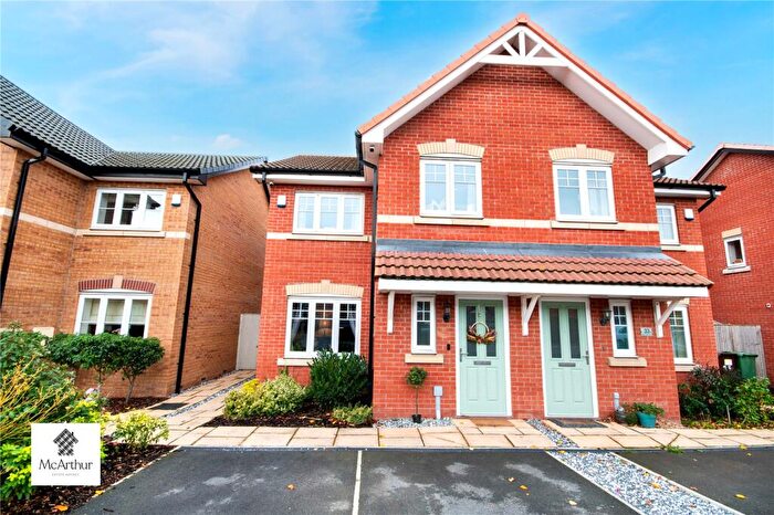 3 Bedroom Semi-Detached House For Sale In Moorgreen Way, Harworth And Bircotes, Doncaster, South Yorkshire, DN11
