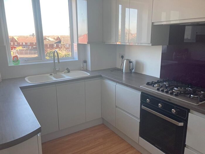 3 Bedroom Maisonette To Rent In Timberlog Lane, Basildon, SS14