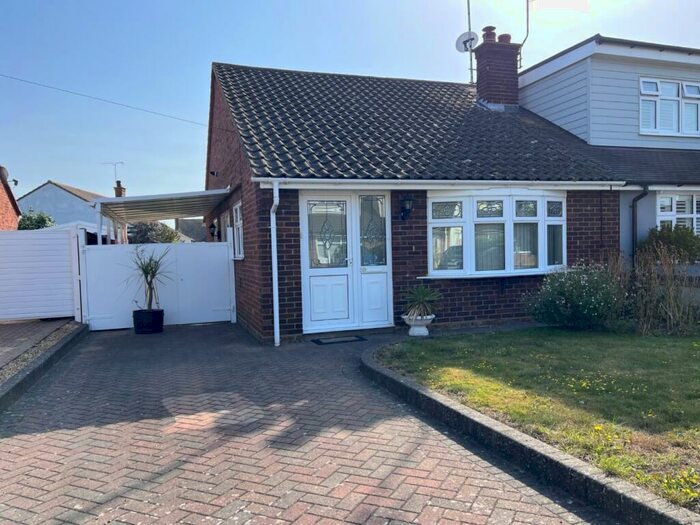 2 Bedroom Bungalow To Rent In The Bramleys, Rochford, SS4