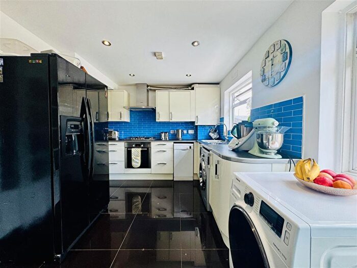 4 Bedroom Terraced House To Rent In Drew Gardens, Greenford, UB6