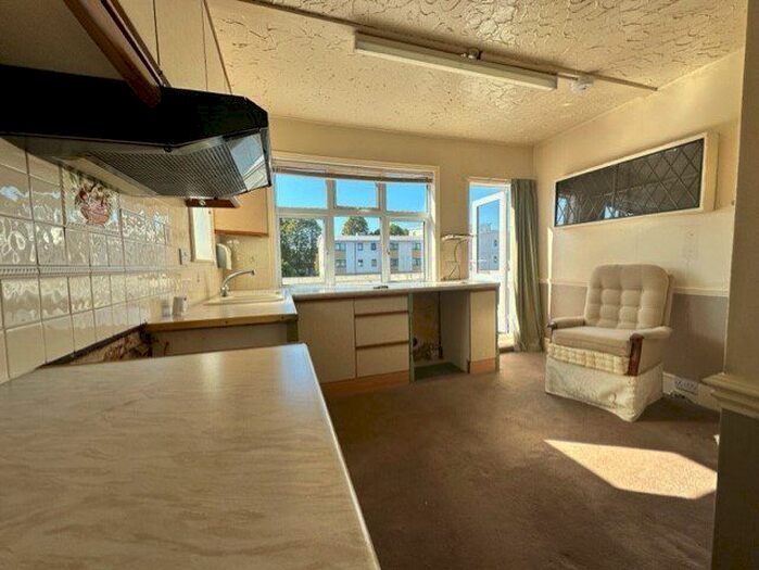 2 Bedroom Maisonette To Rent In Beechcroft Avenue, Harrow, HA2