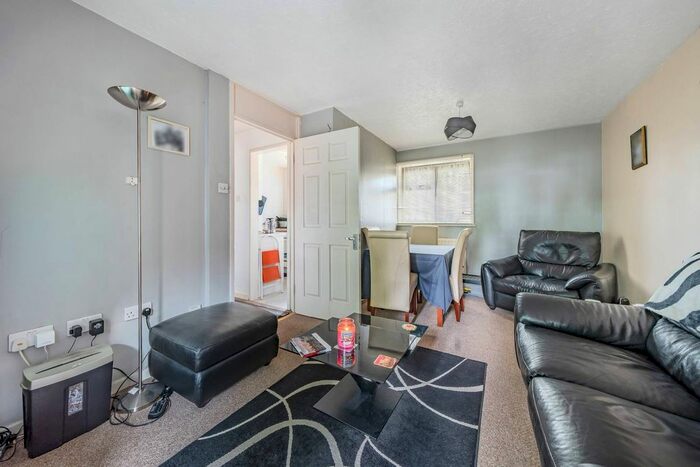 1 Bedroom Flat To Rent In Duppas Hill Lane, Croydon, CR0