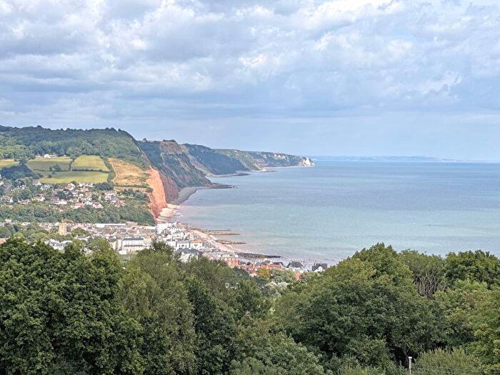 2 Bedroom Flat For Sale In Peak Hill Road, Sidmouth, EX10