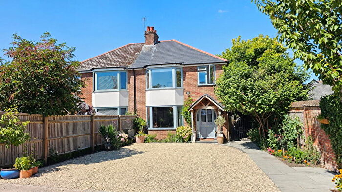 3 Bedroom Semi-Detached House For Sale In St. Nicholas Road, Newbury, RG14