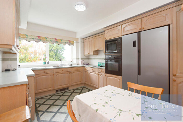 2 Bedroom Apartment For Sale In The Bowls, Chigwell, Essex, IG7