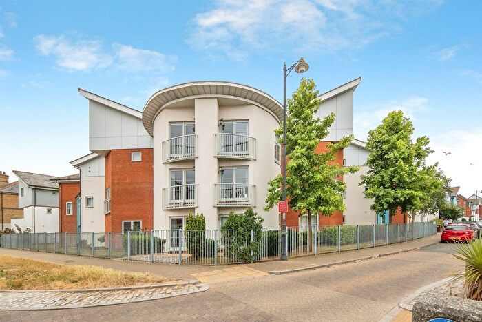 2 Bedroom Flat For Sale In Downham Boulevard, Ipswich, IP3