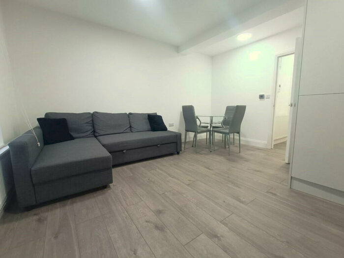 1 Bedroom Apartment To Rent In Old Street, London, EC1V
