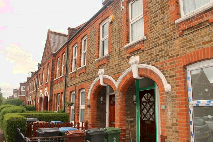 2 Bedroom Apartment To Rent In Fleeming Road, Walthamstow, E17