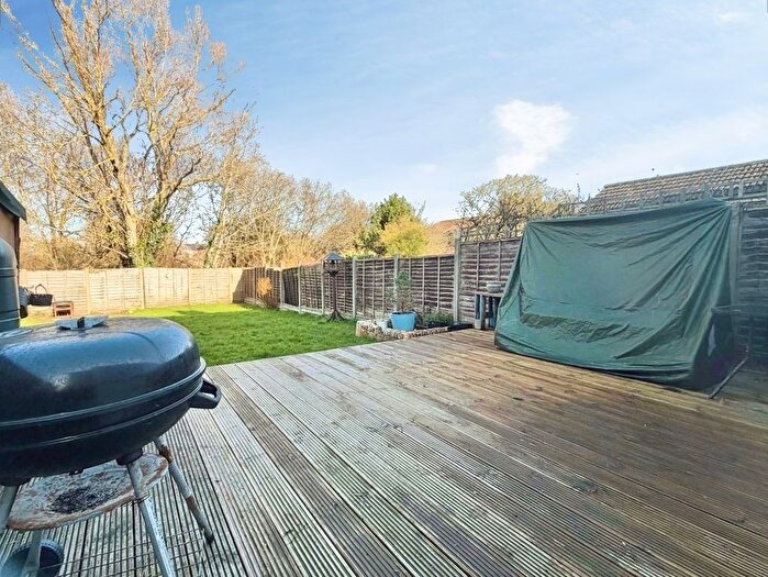 3 Bedroom Semi Detached House For Sale In Chichester Close, Ashford, TN23