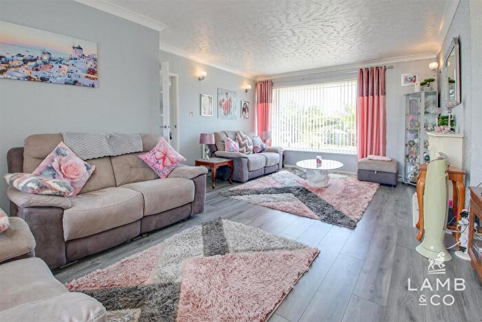 4 Bedroom Detached Bungalow For Sale In Jaywick Lane, Clacton-On-Sea, CO15