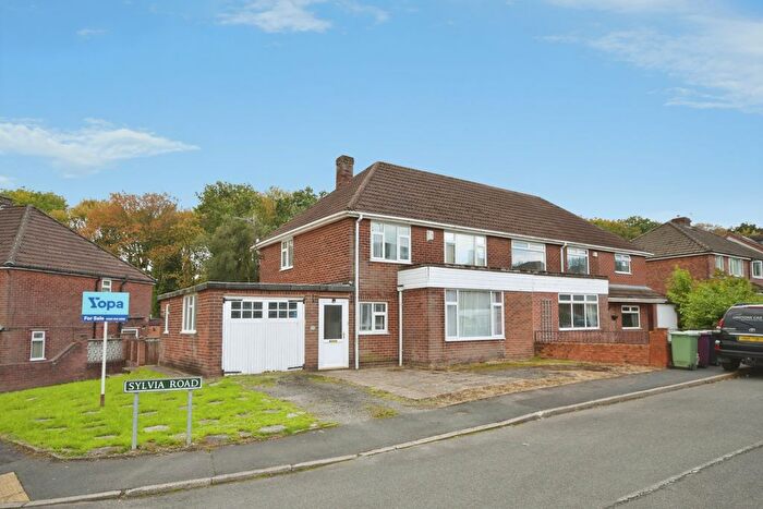 3 Bedroom Semi Detached House For Sale In Sylvia Road, Dronfield, S18