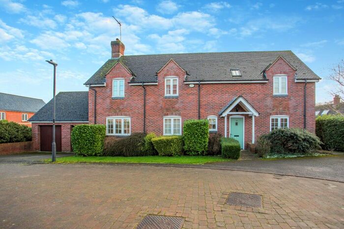 4 Bedroom Detached House For Sale In Home Farm Close, Heddington, Calne, Wiltshire, SN11