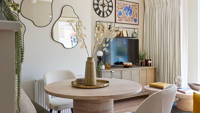 3 Bedroom Flat For Sale In Renforth Street, Canada Water, Canada Water, SE16