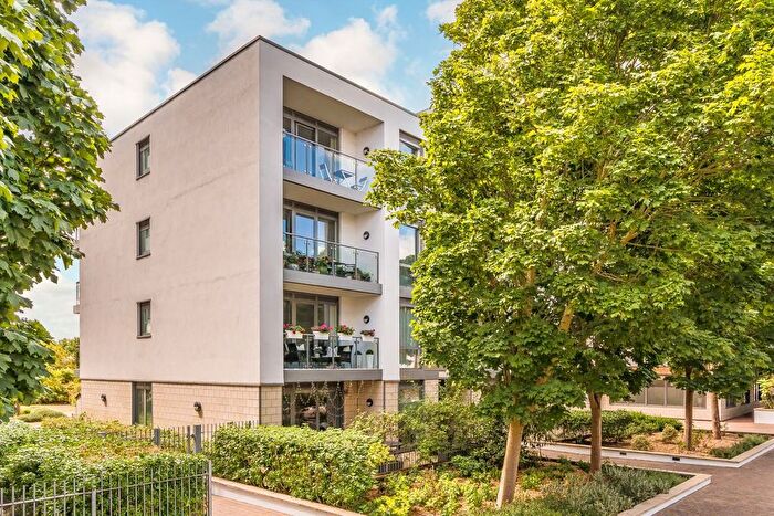 1 Bedroom Flat To Rent In Clayponds Lane, Brentford, TW8